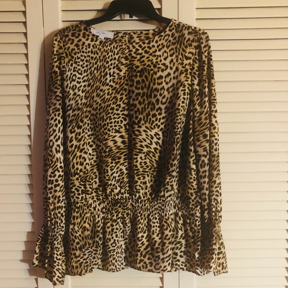 SALE‼️ Leopard Print Blouse - Picture 1 of 4